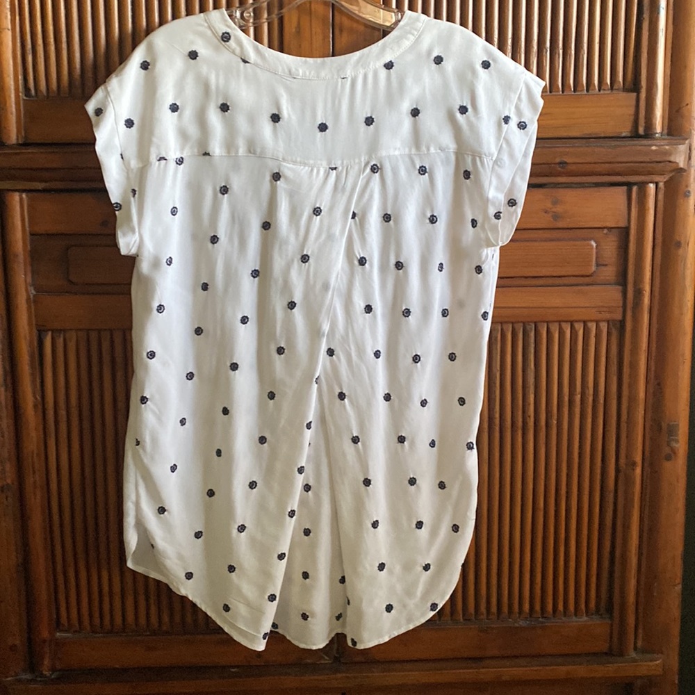 Women’s Loft Capped Sleeved Blouse - Picture 8 of 12